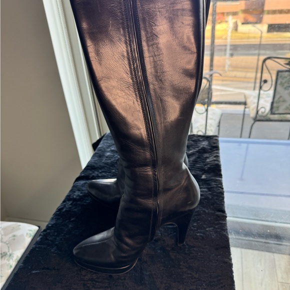 Prada leather heel boots in pristine condition - Picture 4 of 4